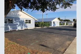 588 Holly Dr, Palm Beach Gardens, FL 33410 - Photo 9