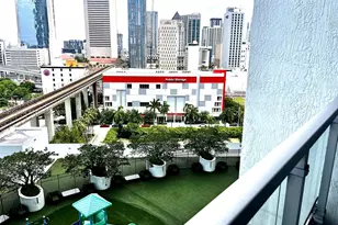 90 SW 3rd St, Miami, FL 33130 - Photo 5