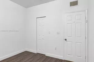 8121 NW 108th Pl, Doral, FL 33178 - Photo 17