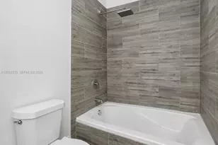 8121 NW 108th Pl, Doral, FL 33178 - Photo 15