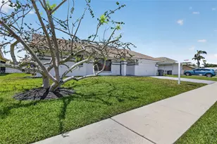 9654 Sun Pointe Dr, Boynton Beach, FL 33437 - Photo 7