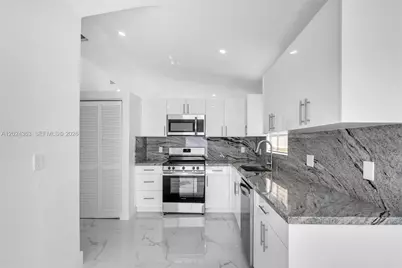 9703 NW 127th St, Hialeah Gardens, FL 33018 - Photo 9
