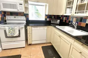 210 172nd St, Sunny Isles Beach, FL 33160 - Photo 11