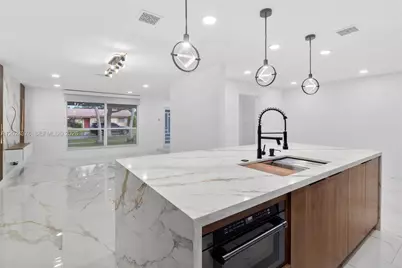 7220 NW 10th Pl, Plantation, FL 33313 - Photo 3