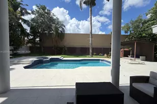 10462 NW 130th St, Hialeah Gardens, FL 33018 - Photo 9