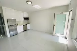 801 15th St, Miami Beach, FL 33139 - Photo 1