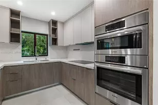 138 NW 106th St, Miami Shores, FL 33150 - Photo 9