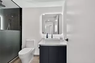 227 NE 2nd St, Miami, FL 33132 - Photo 13