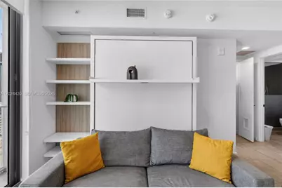 227 NE 2nd St #2805, Miami, FL 33132 - Photo 3