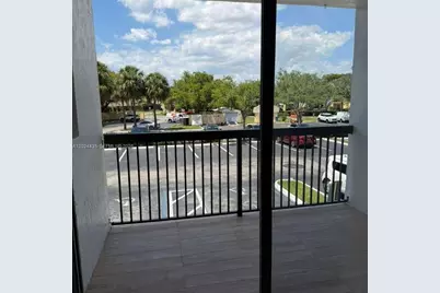 7610 Westwood Dr #122, Tamarac, FL 33321 - Photo 11