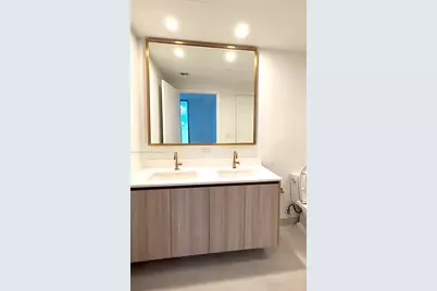 77 SE 5th St #2305, Miami, FL 33131 - Photo 9