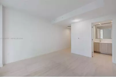77 SE 5th St #2305, Miami, FL 33131 - Photo 13