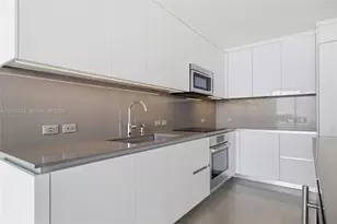 88 SW 7th St, Miami, FL 33130 - Photo 7