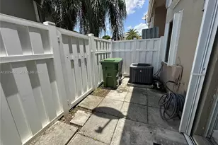 143 Riviera Cir, Weston, FL 33326 - Photo 23