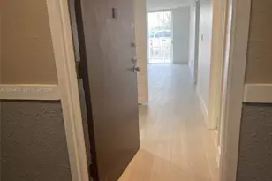 484 NW 165th St Rd, Miami, FL 33169 - Photo 13