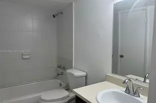 484 NW 165th St Rd, Miami, FL 33169 - Photo 31