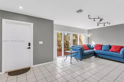 11022 Chandler Dr, Cooper City, FL 33026 - Photo 9