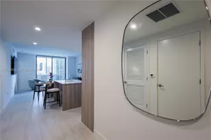 77 SE 5th St, Miami, FL 33131 - Photo 33