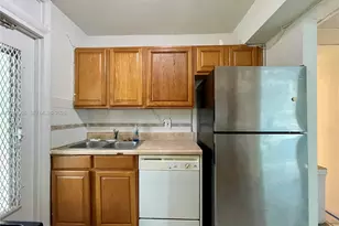 1670 Bay Rd, Miami Beach, FL 33139 - Photo 7