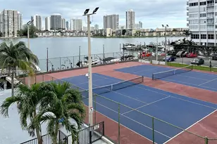 2780 NE 183rd St, Aventura, FL 33160 - Photo 19