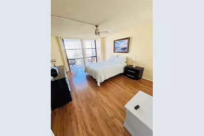 800 Parkview Dr #912, Hallandale Beach, FL 33009 - Photo 7