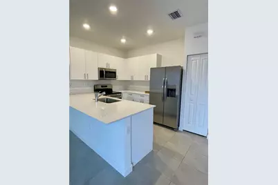 708 SE 13th Ct, Homestead, FL 33034 - Photo 7