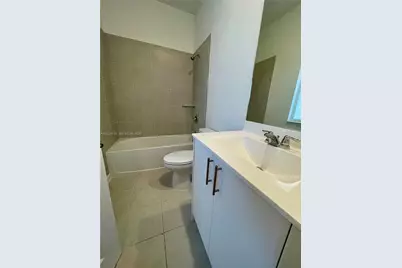 708 SE 13th Ct, Homestead, FL 33034 - Photo 15