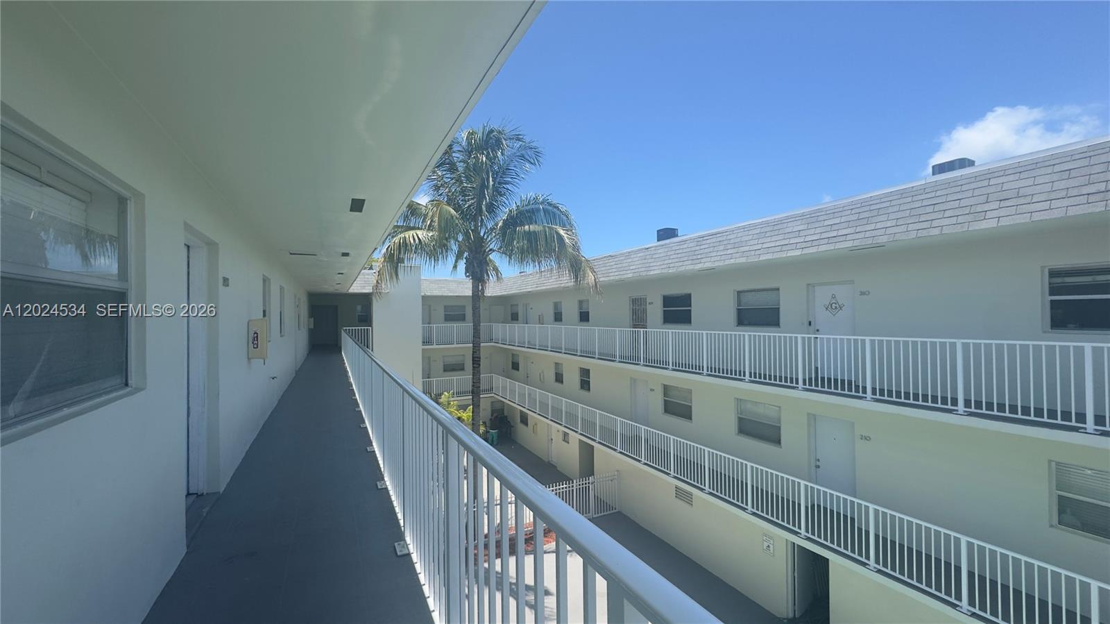 12890 NE 8th Ave #302 main architectural view