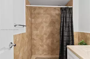 100 Bayview Dr, Sunny Isles Beach, FL 33160 - Photo 15