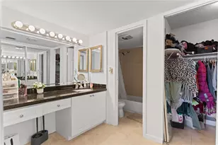 100 Bayview Dr, Sunny Isles Beach, FL 33160 - Photo 19