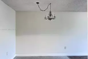 365 NE 125th St, North Miami, FL 33161 - Photo 5