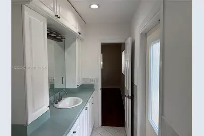 1660 NW 42nd St, Oakland Park, FL 33309 - Photo 19