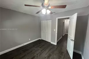 29 Madrid Ln, Davie, FL 33324 - Photo 17