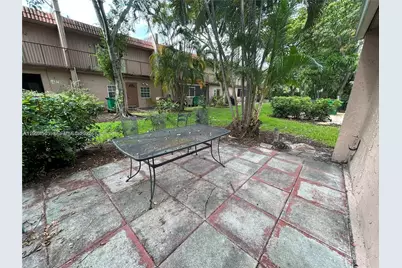 29 Madrid Ln #8-9, Davie, FL 33324 - Photo 13