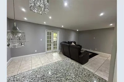 29 Madrid Ln #8-9, Davie, FL 33324 - Photo 7