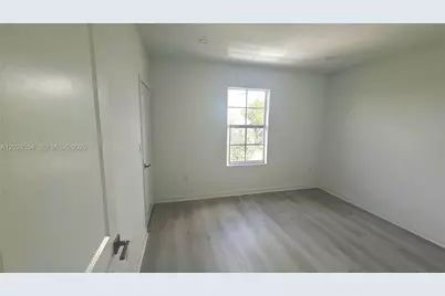 619 NE 4th St, Florida City, FL 33034 - Photo 5