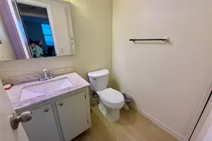 4001 Hillcrest Dr, Hollywood, FL 33021 - Photo 11