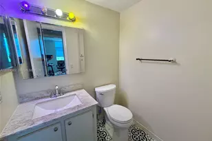 4001 Hillcrest Dr, Hollywood, FL 33021 - Photo 9