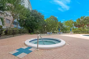 4001 Hillcrest Dr, Hollywood, FL 33021 - Photo 23