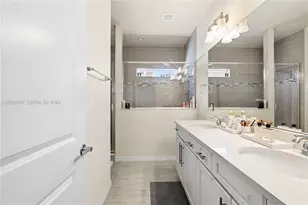 4325 Large Leaf Ln, Hollywood, FL 33021 - Photo 31