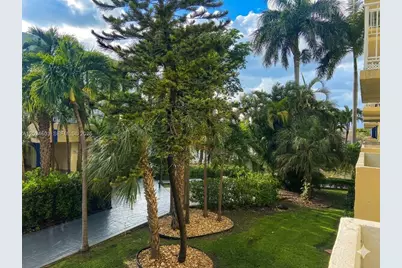 4550 NW 9th St #203E, Miami, FL 33126 - Photo 21