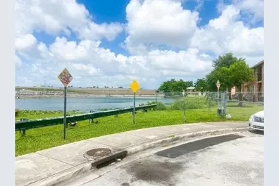 4550 NW 9th St #203E, Miami, FL 33126 - Photo 25