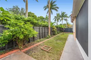 12858 SW 52nd St, Miramar, FL 33027 - Photo 41