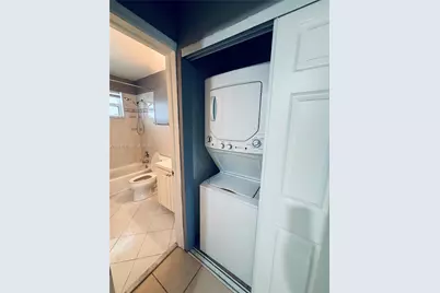 2040 NW 89th Ave #204, Pembroke Pines, FL 33028 - Photo 9