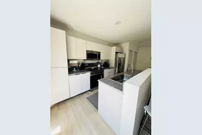 958 NW 10th St #4, Florida City, FL 33034 - Photo 5