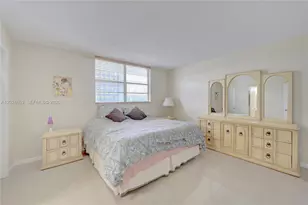 1040 SE 4th Ave, Deerfield Beach, FL 33441 - Photo 27