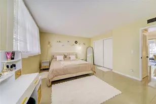 1040 SE 4th Ave, Deerfield Beach, FL 33441 - Photo 15