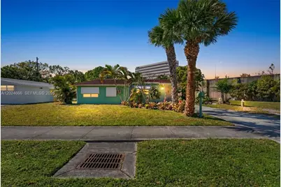 5931 NE 1st Ave, Oakland Park, FL 33334 - Photo 1