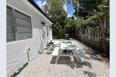 404 NW 18th Ave, Fort Lauderdale, FL 33311 - Photo 15