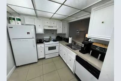 18111 NW 68th Ave #F203, Hialeah, FL 33015 - Photo 7